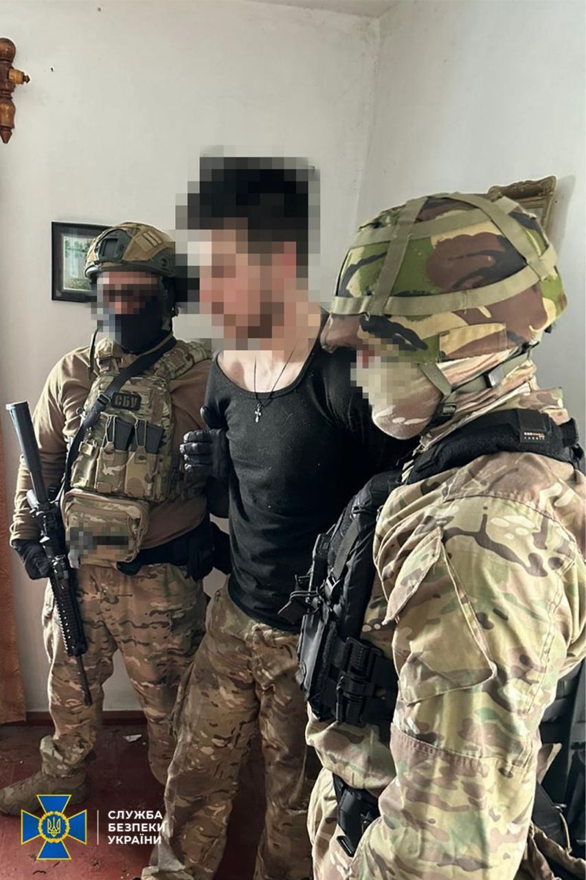 СБУ обнаружила еще одного предателя: передавал врагу разведданные об обороне Киева. Фото и видео