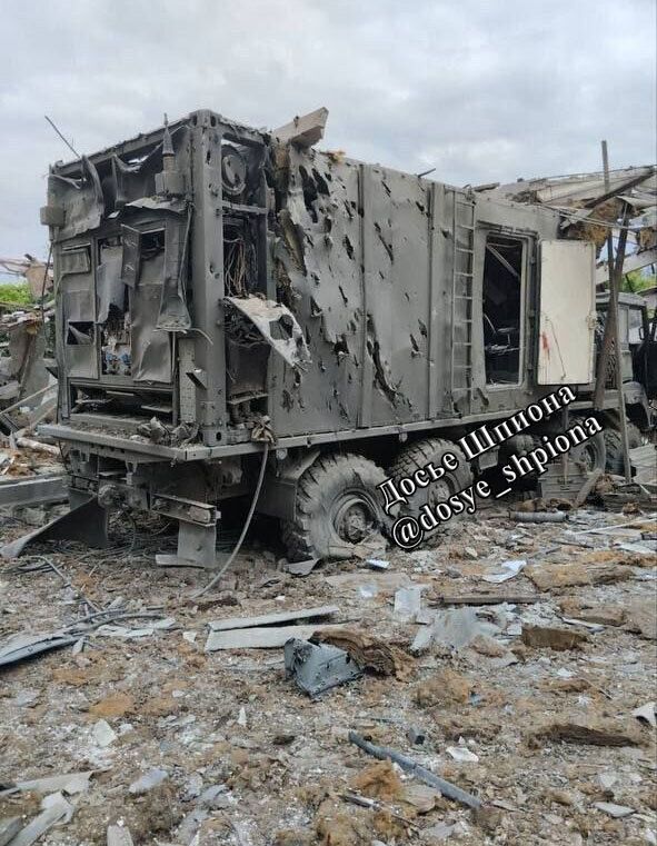 HIMARS отработал отлично: ВСУ уничтожили пункт управления ЗРК С-400 "Триумф" в Херсонской области. Фото