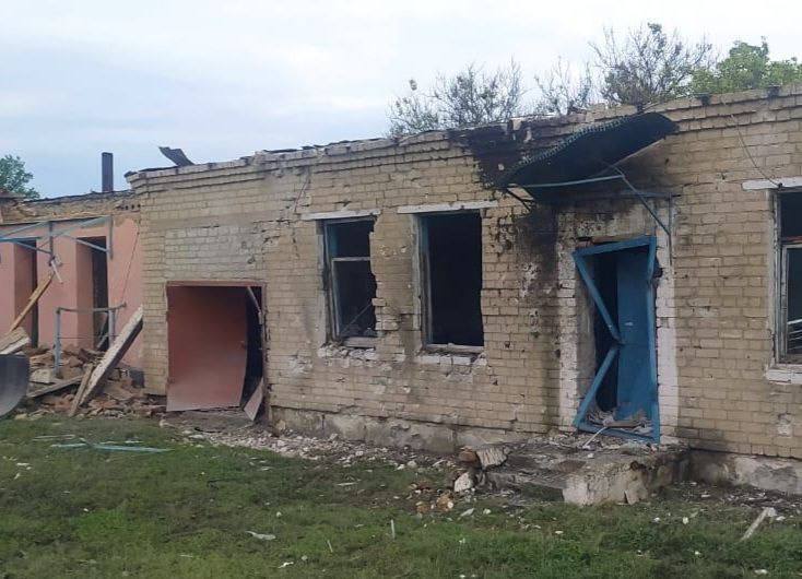 Оккупанты утром атаковали предприятие на Днепропетровщине, есть разрушения: пострадал 8-летний мальчик. Фото