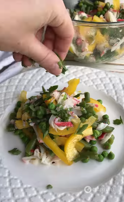 Крабовый салат по-новому: чем заправить вместо майонеза