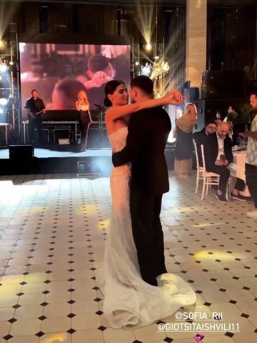 На весіллі футболіста "Динамо" в Грузії співала Кароль і гуляв скандальний захисник, який виступав у Росії. Фото