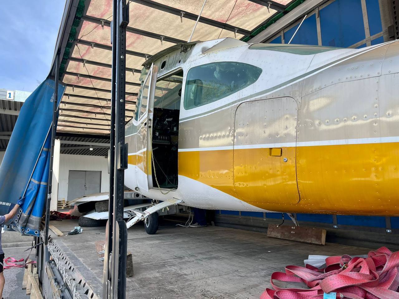 В Украину пытались ввезти самолет Cessna 182M