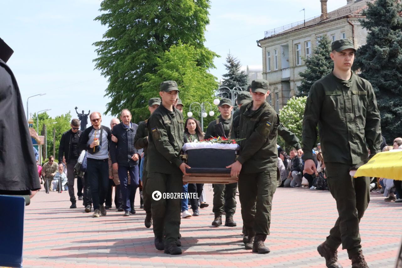 В Черкассах простились с офицером ВСУ и журналистом Владимиром Муканом: он погиб в бою под Бахмутом. Фото и видео