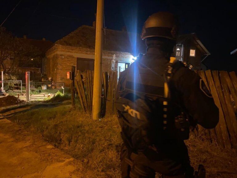 У Сербії трапилася стрілянина, восьмеро людей загинули, 13 поранені: терориста шукають сотні поліцейських. Фото і відео