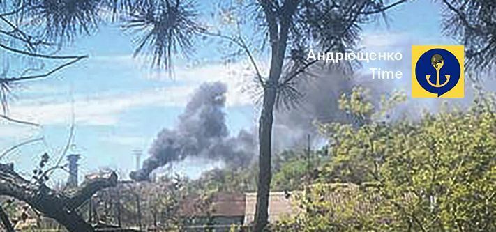  На "Азовсталі" в Маріуполі нова "бавовна": видніється дим. Фото 