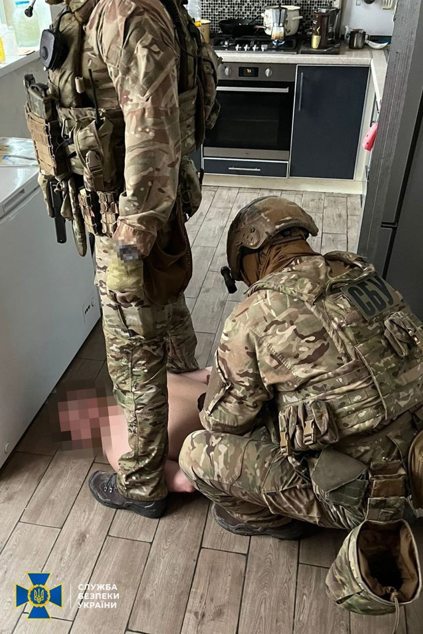 СБУ затримала на сході України двох агентів ФСБ, які полювали на HIMARS: дані зливали в Москву. Фото
