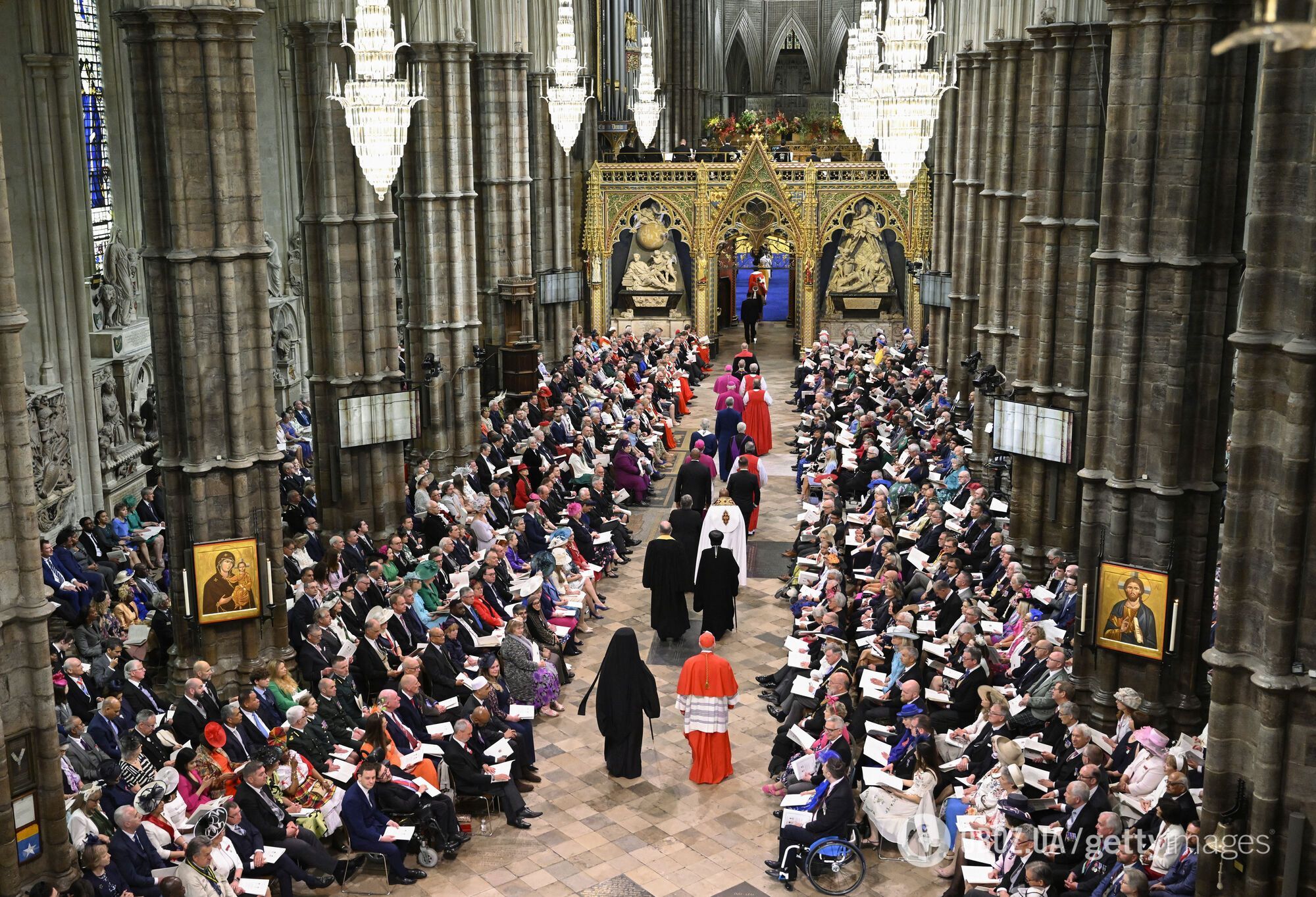 Чарльз III официально стал королем Великобритании: церемония прошла в присутствии 2000 гостей. Все подробности с фото и видео