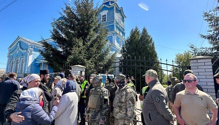 Представники Московського патріархату намагались перешкодити переходу храму у Боярці до ПЦУ. Фото і відео