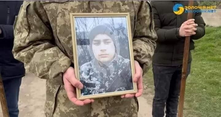 Отдал жизнь за каждого украинца: в сети почтили память 18-летнего Героя со Львовщины