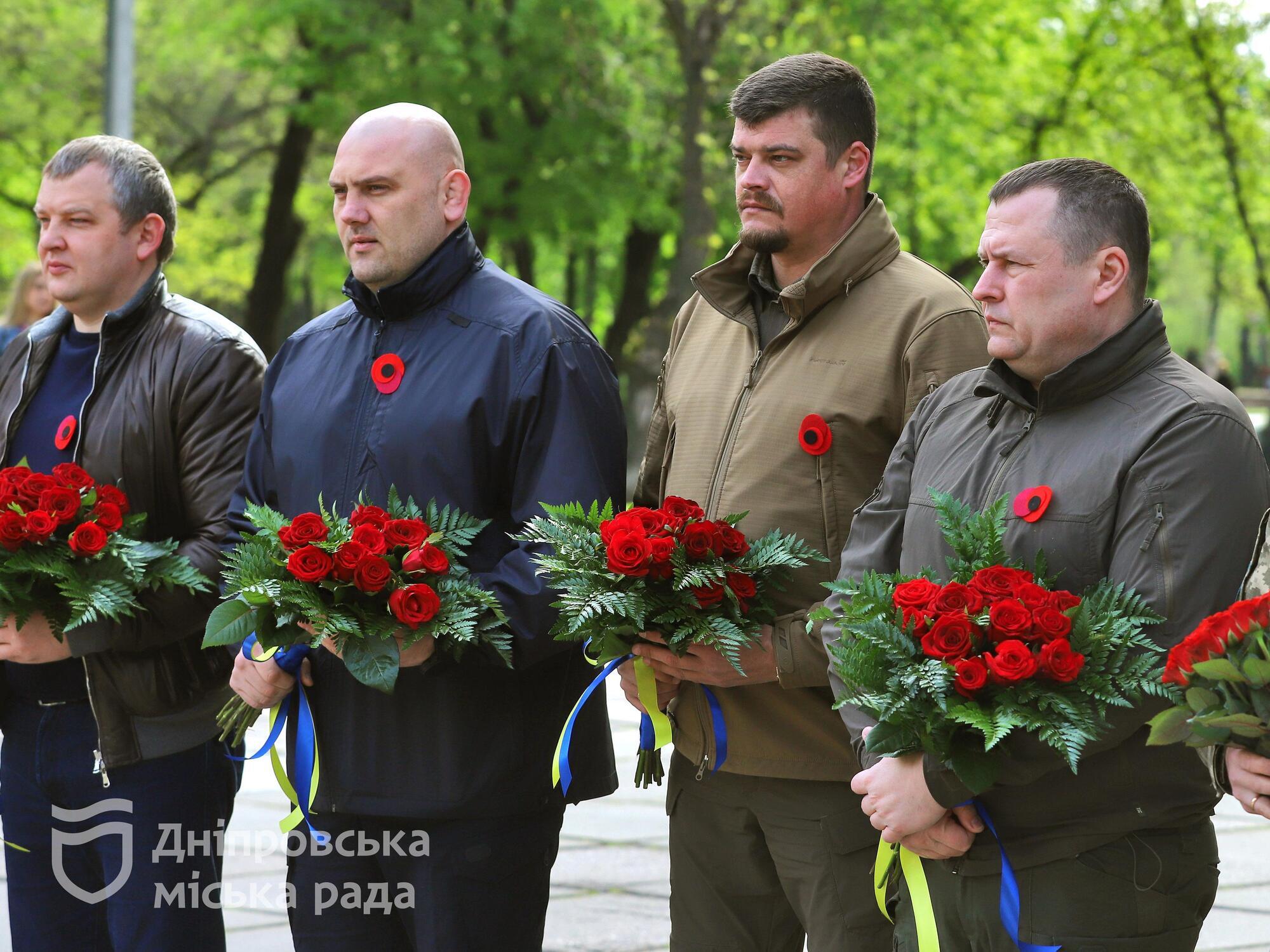 Україна вшановує полеглих у Другій світовій, поки наші воїни б’ють нелюдів, що хочуть повторити її злочини, – Філатов