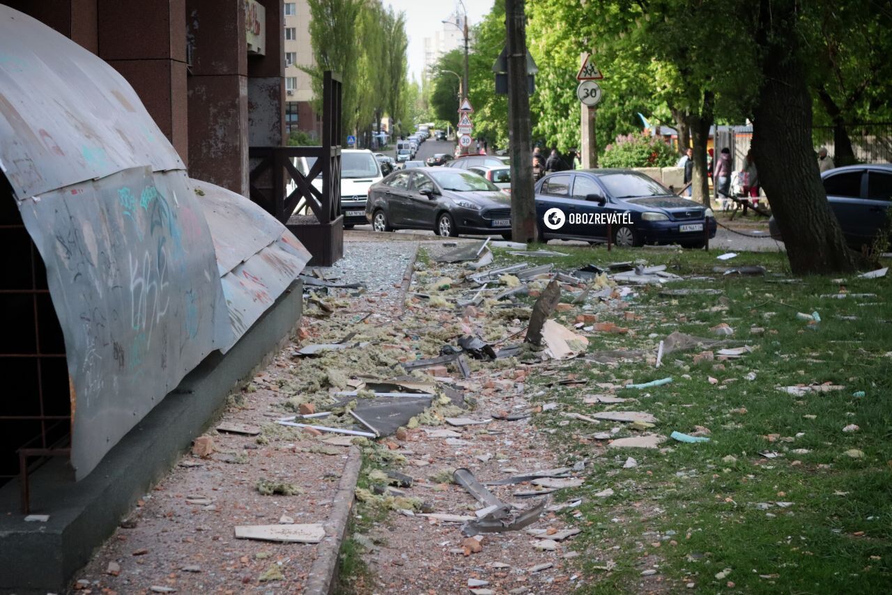 Наслідки намасованішої атаки дронів на Київ: пошкоджено будинки, машини та обєкти інфраструктури. Фото та відео