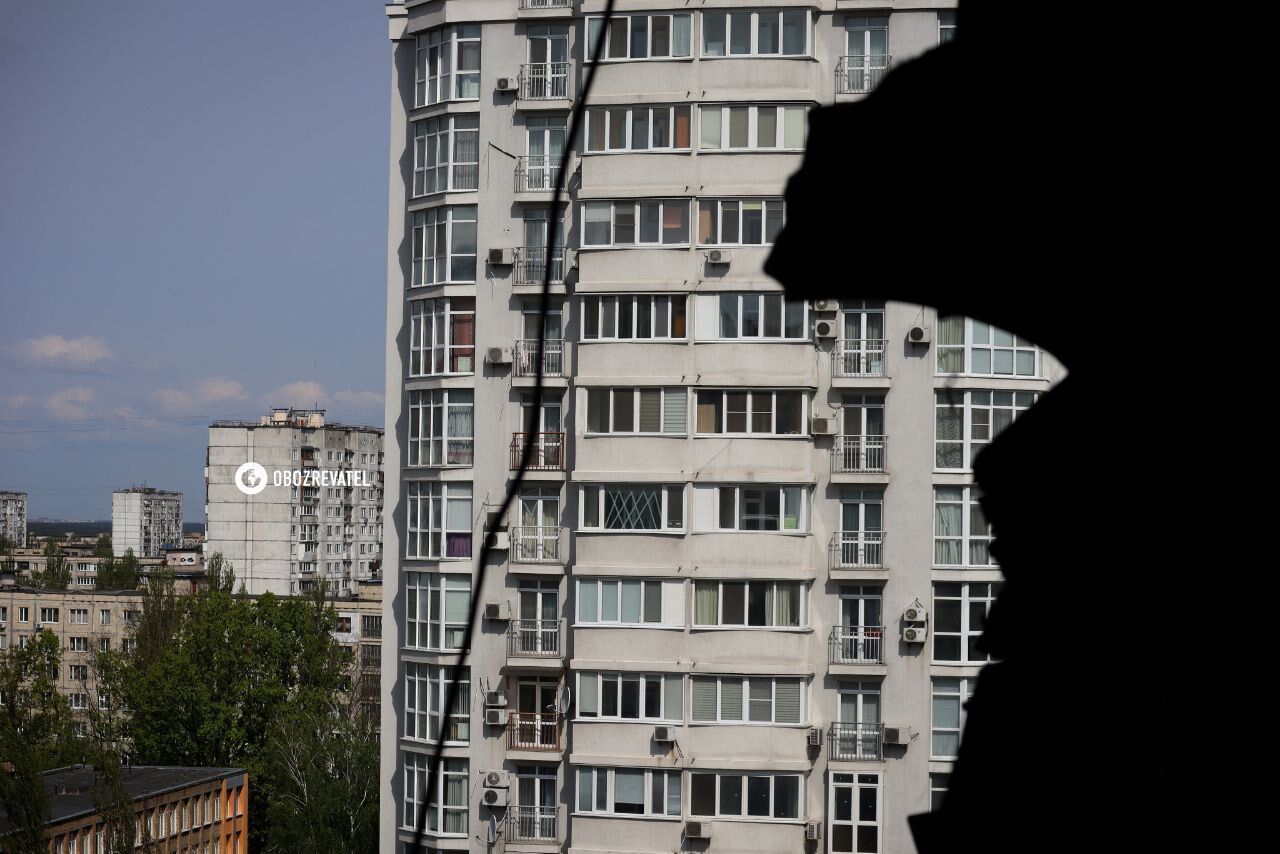Наслідки намасованішої атаки дронів на Київ: пошкоджено будинки, машини та обєкти інфраструктури. Фото та відео