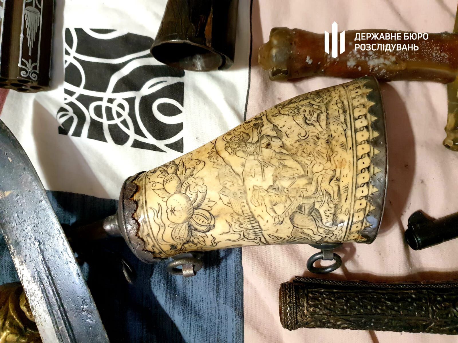ДБР знайшло у екснардепа Горбатова ще одну колекцію стародавніх українських артефактів: всі деталі справи. Відео 
