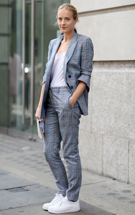 Не делайте так! С чем нельзя носить кроссовки: пять худших вариантов, которые выдают плохой вкус. Фото