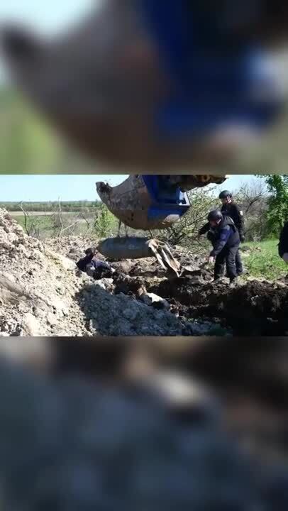 На Запорожье саперы ликвидировали 500-килограммовую бомбу, сброшенную оккупантами. Видео