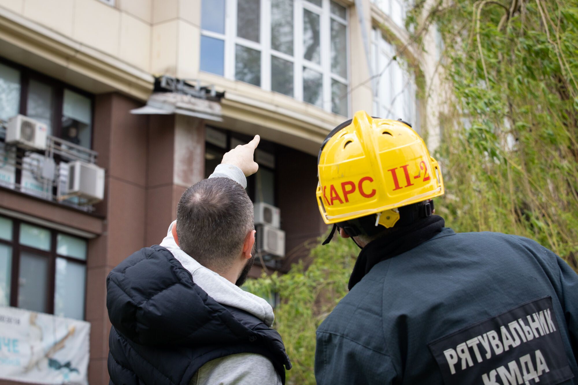 Рятувальники завершили розбір аварійних конструкцій багатоповерхівки в Києві: на черзі відновлення будинку. Фото