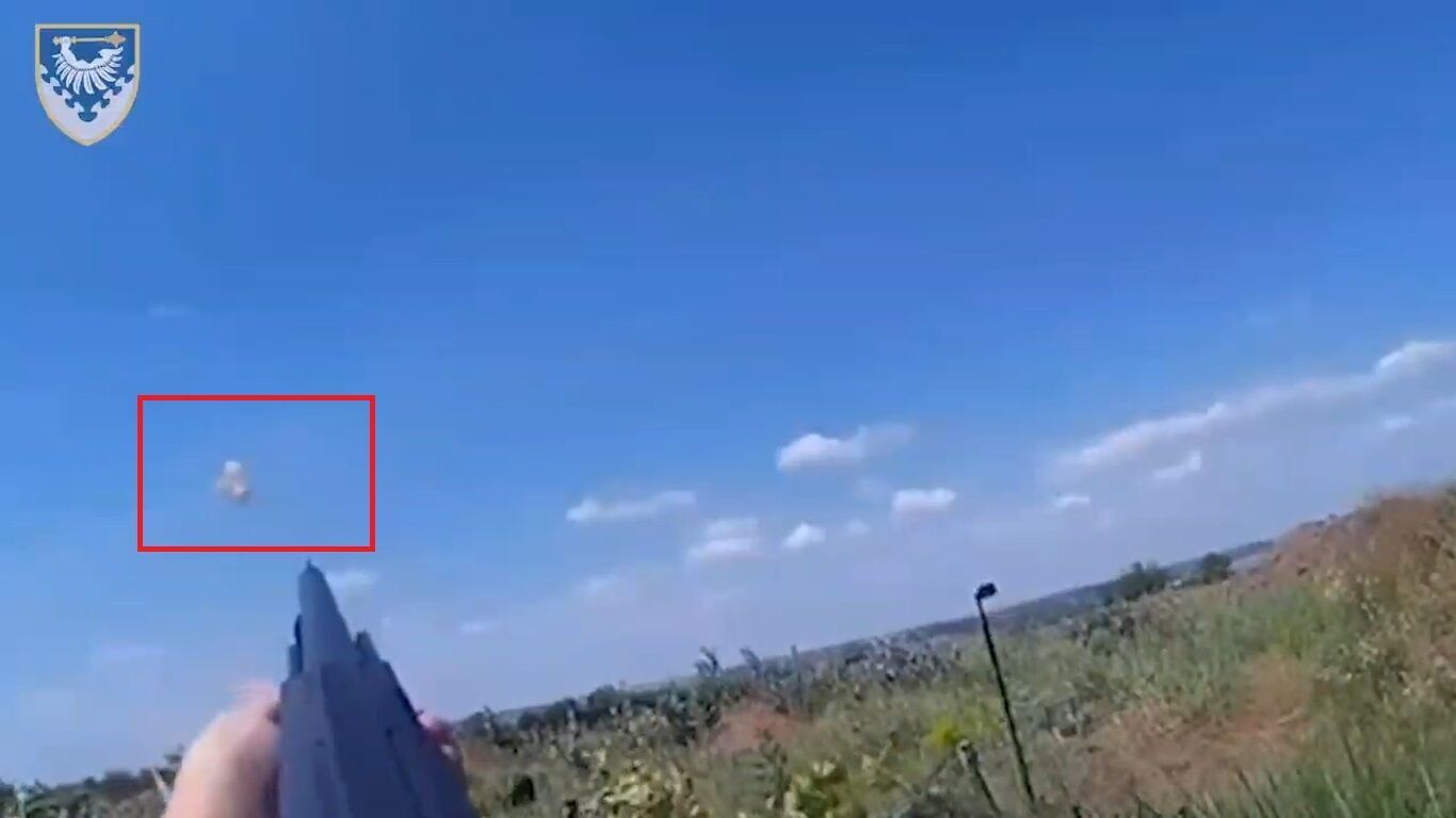 Сбили из стрелкового оружия: ВСУ уничтожили российский ударный дрон "Ланцет". Видео