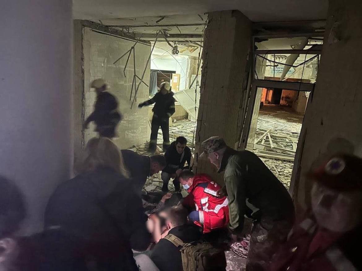 Три человека погибли в Киеве из-за закрытого укрытия: охранник мог быть под выпившим и не отпирал дверь