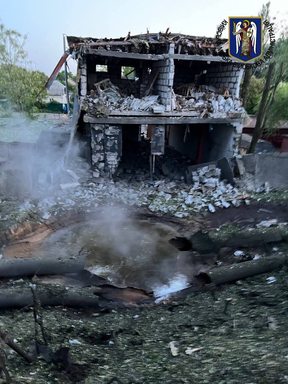 Силы ПВО уничтожили 10 ракет "Искандер", которые РФ запустила на Киев, но есть жертвы и разрушения. Фото
