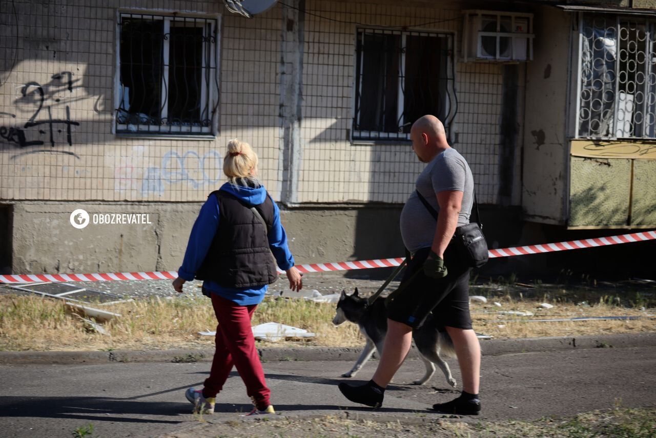 Выбило окна и двери, а укрытие было закрыто: последствия ракетной атаки по Киеву 1 июня. Фото и видео