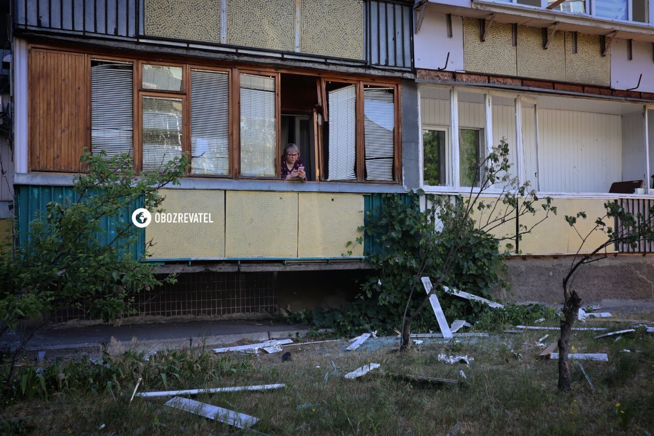 Вибило вікна та двері, а укриття було закрите: наслідки ракетної атаки по Києву 1 червня. Фото та відео