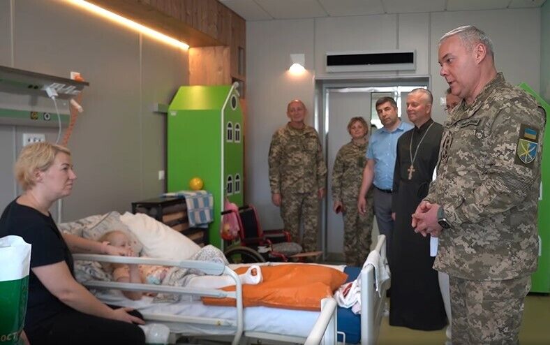"Пытаемся осуществлять мечты детей": Наев посетил "Охматдет", чтобы поддержать маленьких пациентов. Фото
