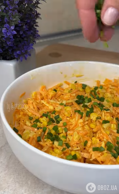 Сытный салат из молодой моркови: чем заправить, помимо майонеза и растительного масла