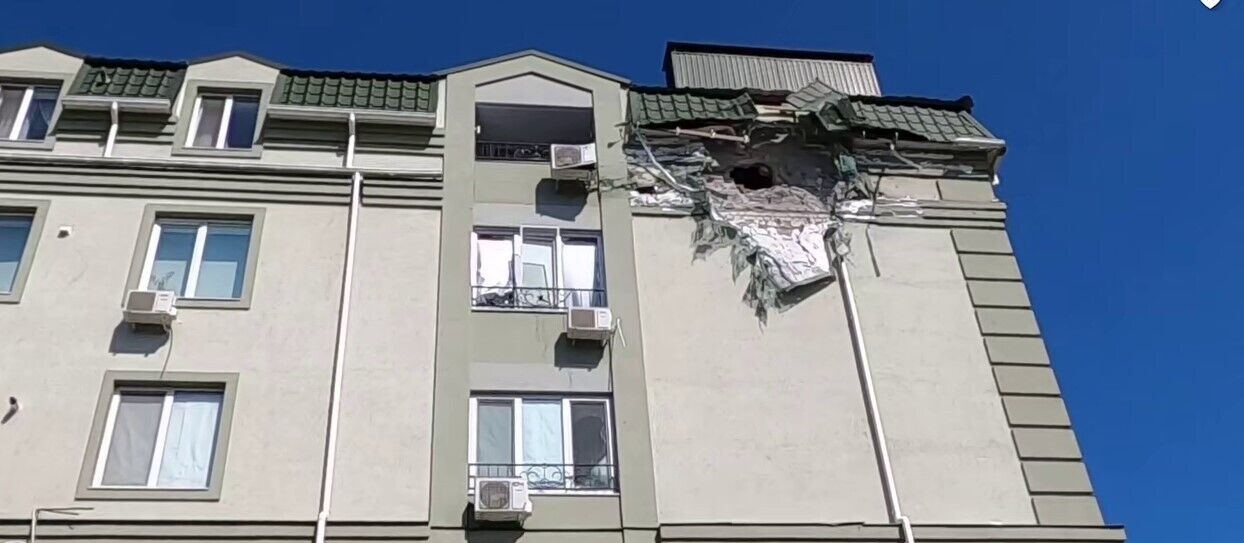 Оккупанты нанесли удар по жилому дому в Херсоне и хлебозаводу в Бериславе: есть раненые. Фото
