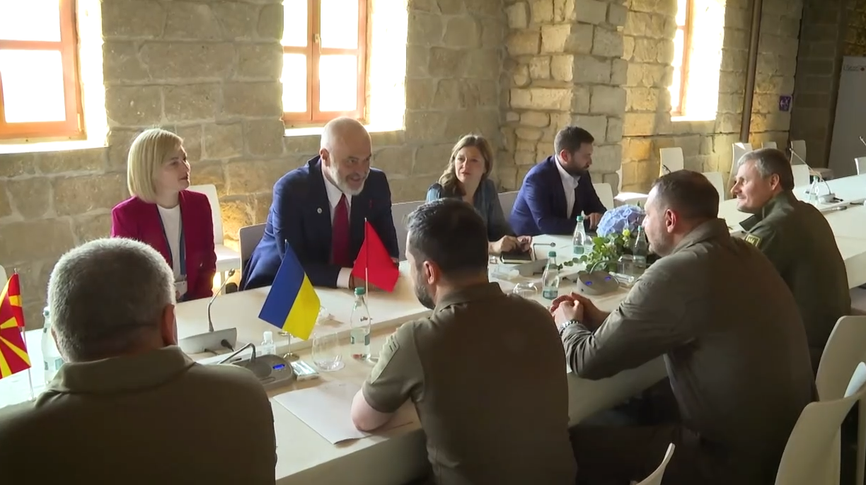 Коалиция истребителей и перспективы вступления в НАТО: Зеленский в Молдове провел переговоры с Санду и лидерами стран-партнеров Украины