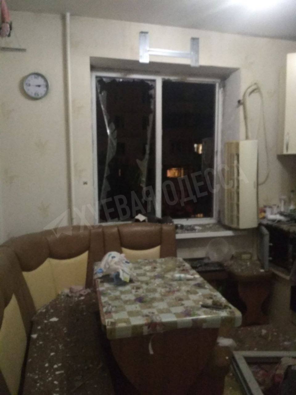 В Одессе обломки "Шахеда" попали в квартиру многоэтажки: погибли три человека. Фото и видео