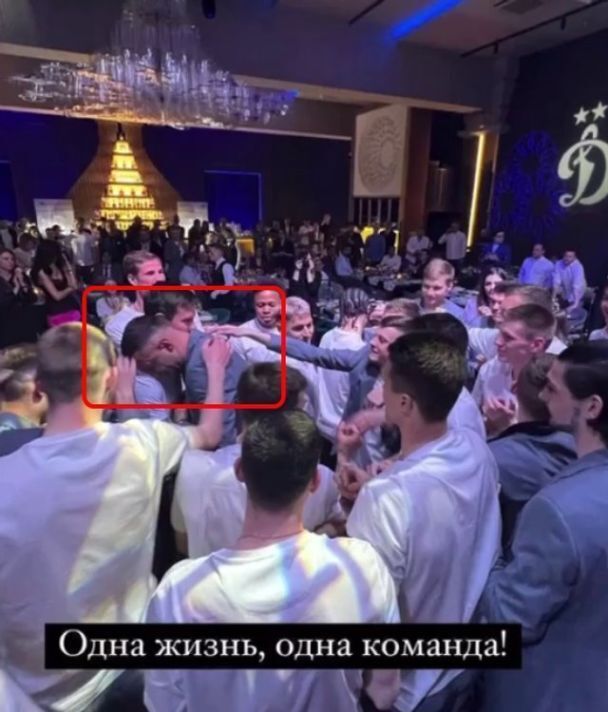 Чемпиону Украины по футболу, в 2022-м плясавшему в России на вечеринке, было "нелегко" из-за войны