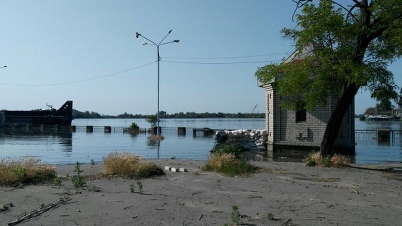 Приборы зашкалили, пост ушел под воду: гидролог рассказала о первых моментах после подрыва Каховской ГЭС