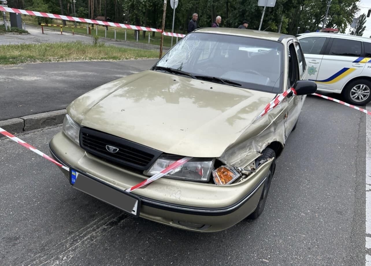 У Києві легковик збив малолітнього хлопчика на велосипеді: відомо подробиці. Фото та відео