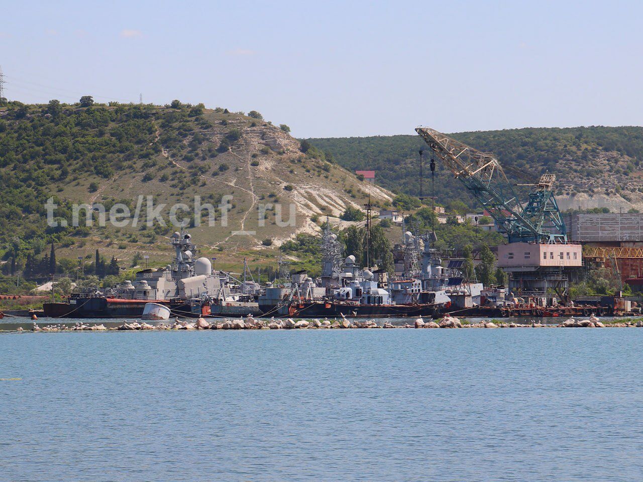 Росія знищує захоплені в Севастополі та Донузлаві судна ВМС України