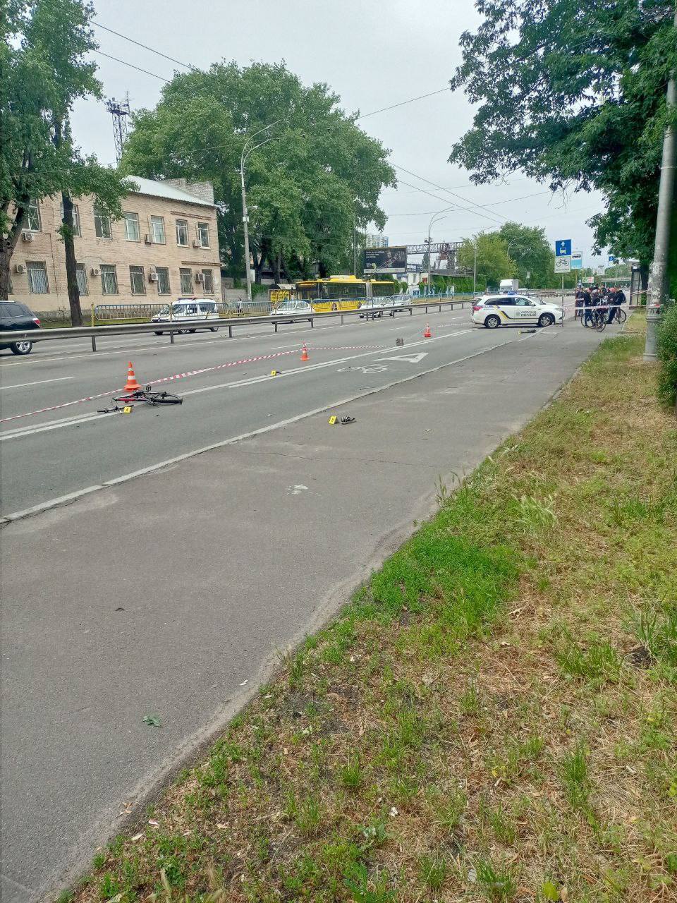 У Києві легковик збив малолітнього хлопчика на велосипеді: відомо подробиці. Фото та відео