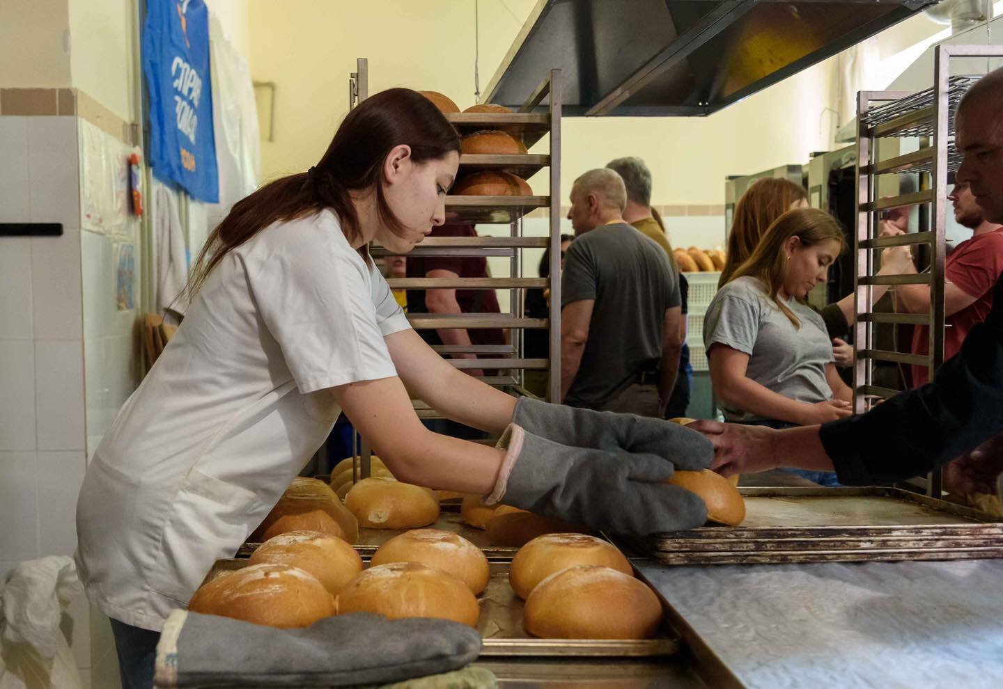 Волонтерская пекарня в Херсоне получила современный апгрейд после ракетного удара оккупантов