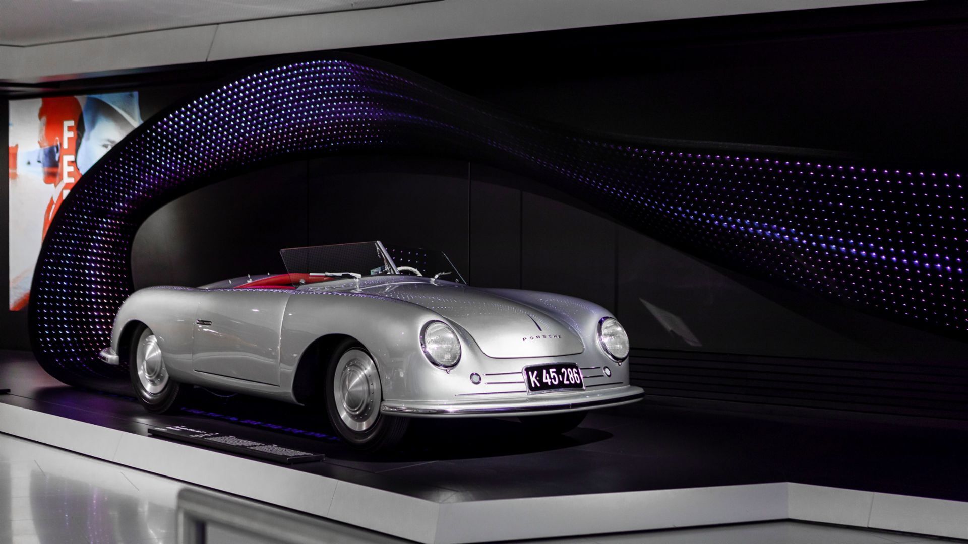 Porsche празднует свое 75-летие