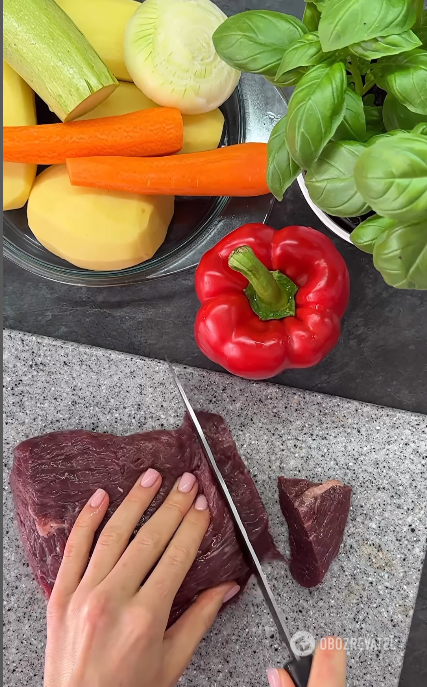 Універсальна страва з м'яса та овочів у духовці: підходить для ситного обіду
