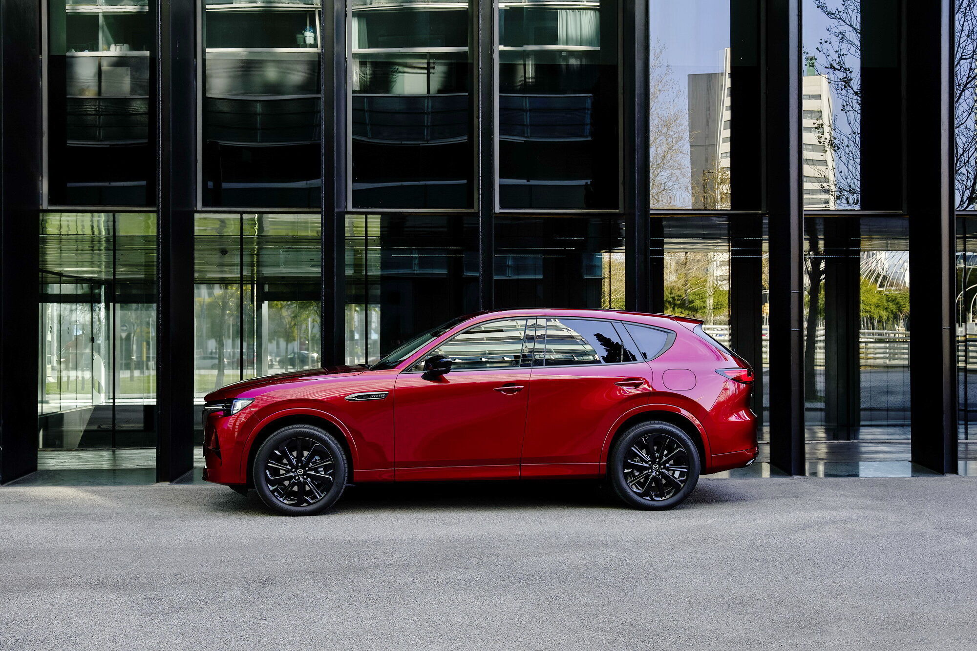 Mazda CX-60 презентовали в Украине