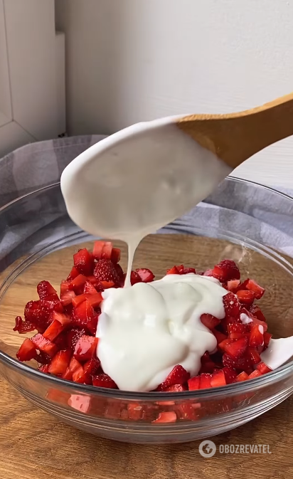 Заморожений десерт з полуниці та йогурту: став вірусним у соціальних мережах 