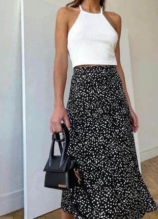 Эти пять вещей есть в гардеробе каждой француженки: незаменимы в жаркую погоду и никогда не выйдут из моды. Фото