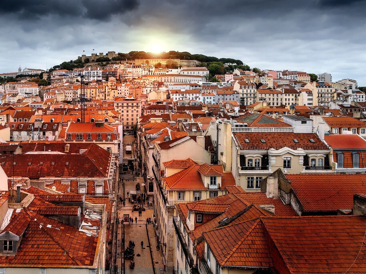Много холмов и вкусное вино: что нужно знать перед посещением Португалии