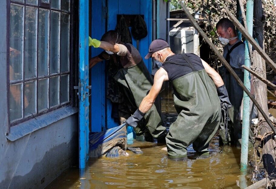 Reuters опублікувала фото із жертвами повені через російський теракт на Каховській ГЕС. 21+