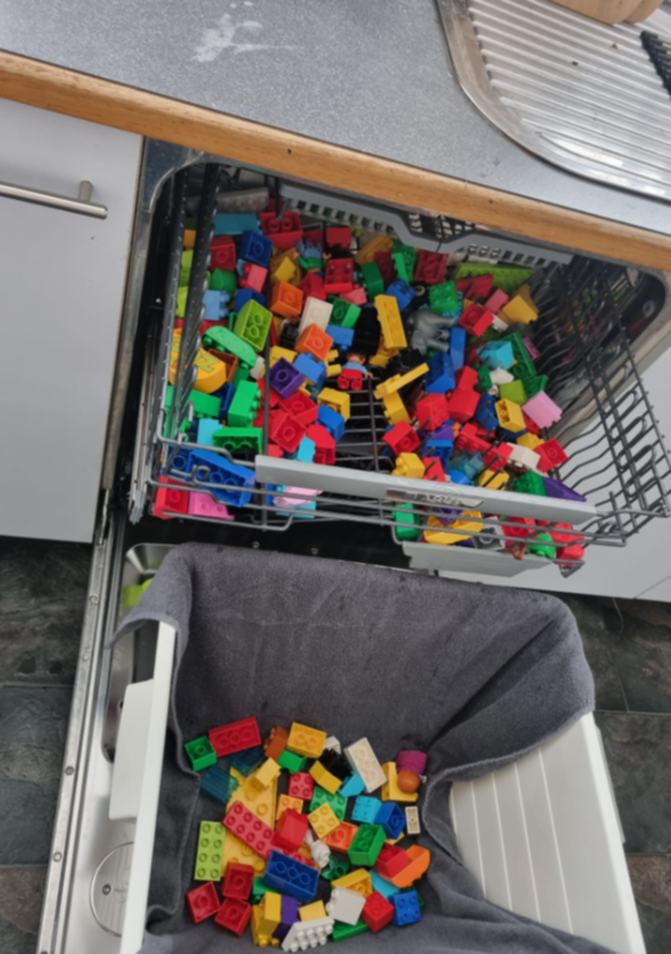 Як почистити брудне Lego: мамині хитрощі, які спростять життя 