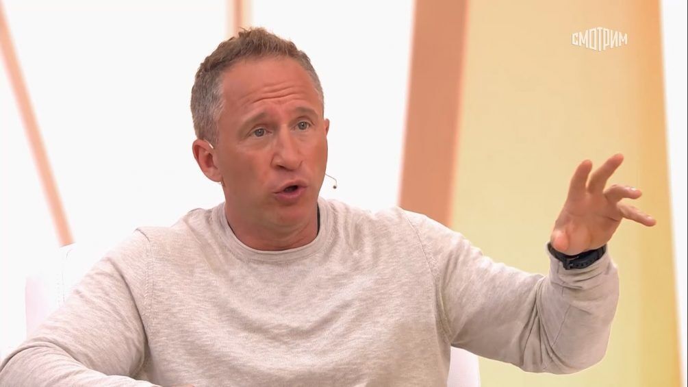 Путинист Оскар Кучера полил грязью США, которые якобы воюют с Россией, но отказался сдавать американский паспорт сына