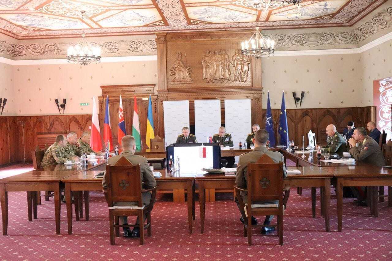 Делегация ВСУ и Наев договорились о военном сотрудничестве с Вооруженными силами стран Вышеградской четверки