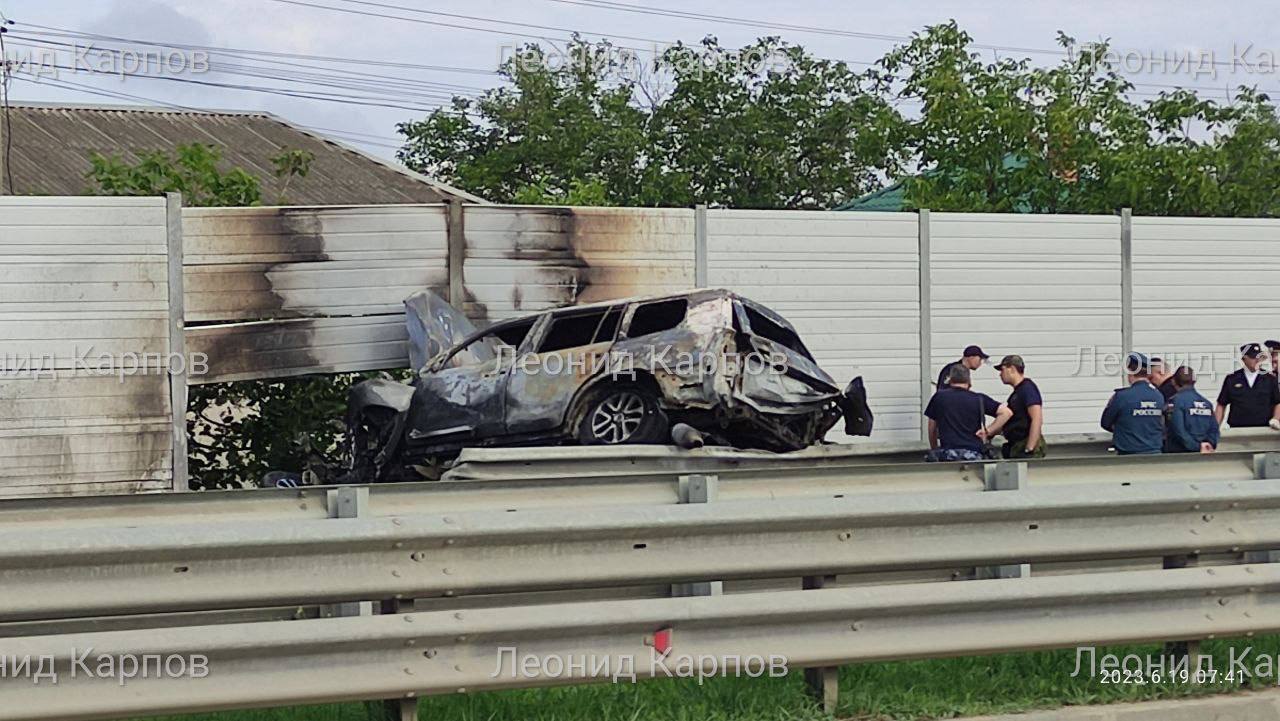 У Сімферополі вибухнуло авто із помічником "віцепрем'єра" окупованої частини Запоріжжя: з'явилися подробиці. Фото і відео