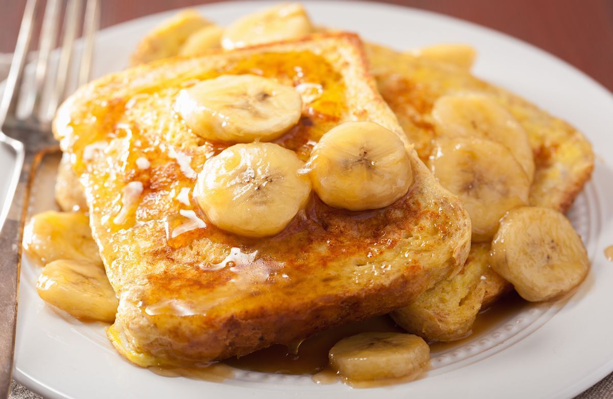 Ліниві бананові тости для ситного сніданку: знадобиться 3 компоненти 