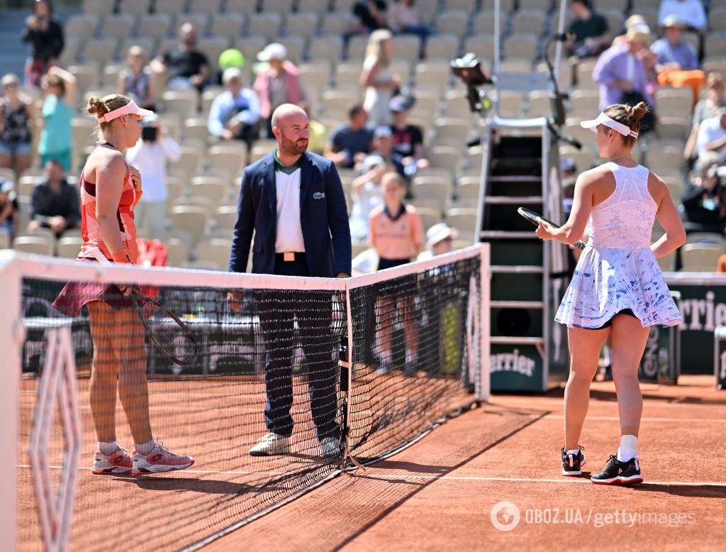 Свитолина победила россиянку на Roland Garros и отказалась пожимать ей руку. Видео