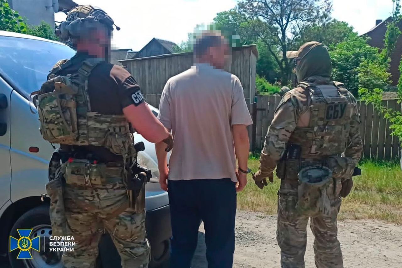СБУ задержала агента беларуского КГБ, который шпионил за границей на севере Украины. Фото